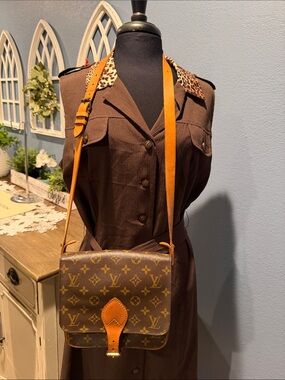 Vintage Louis Vuitton Cartouchiere cross body bag
